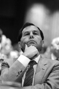 Prof. Amnon Rubinstein, lid van het Israëlische parlement voor de Shinui Partij, Bestanddeelnr 932-3677