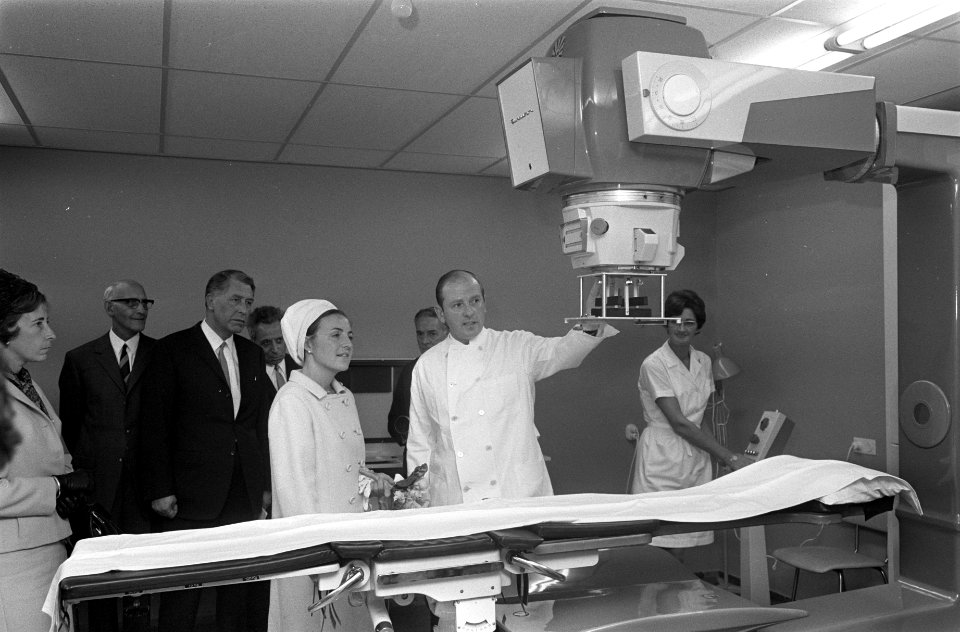 Prinses Margriet opent St. Hippolytus Ziekenhuis in Delft, Bestanddeelnr 923-8521