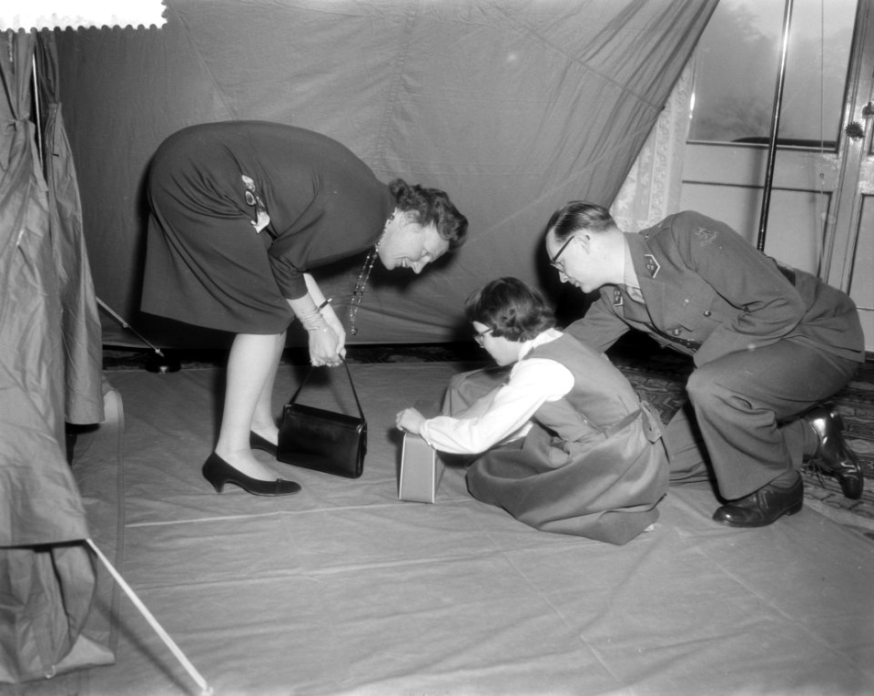 Prinses Marijke (in tent) gesch. Kon. Landm, Bestanddeelnr 910-1629