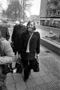 ProcesTjerk Vermaning in Assen begonnen getuigen Dick Stapert (voorop) en links, Bestanddeelnr 929-0069