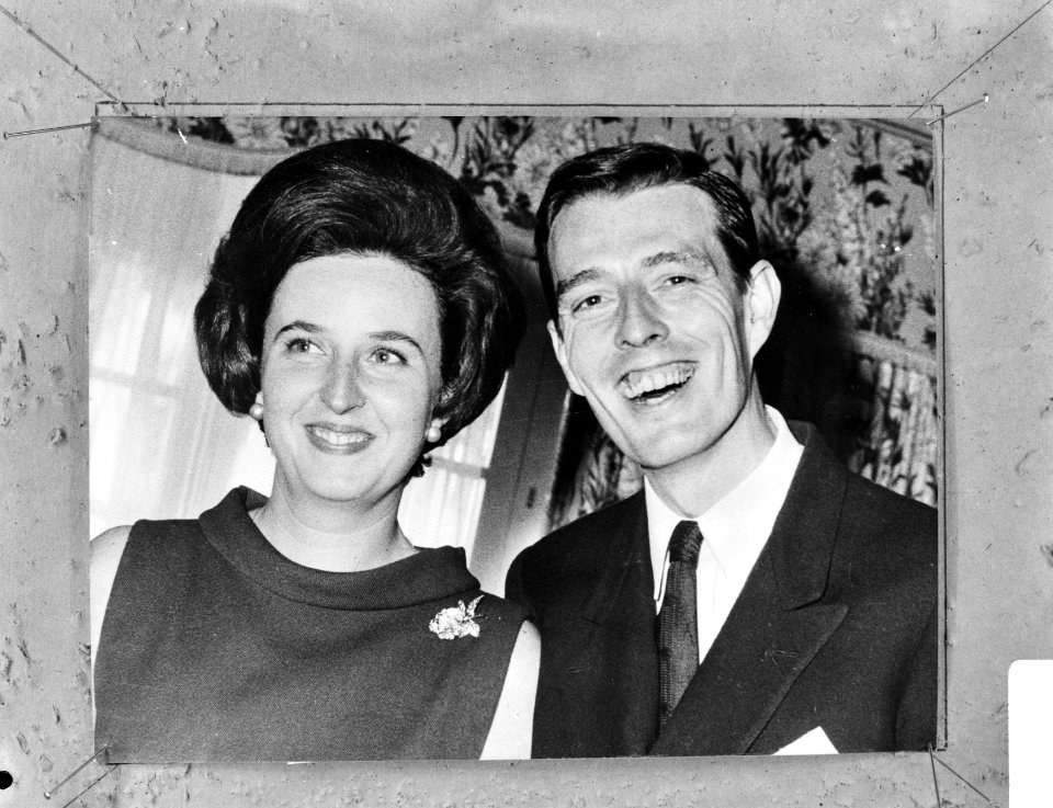 Prinses Maria del Pilar de Borbon en aanstaande echtgeno Luis Gomez Acebe, Bestanddeelnr 919-9467