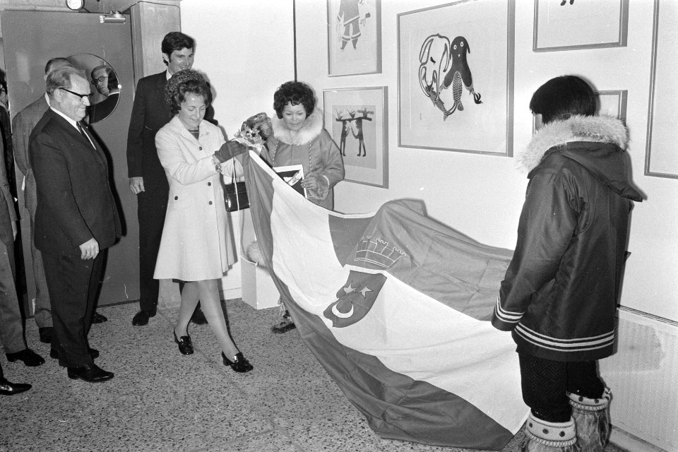 Prinses Margriet opent tentoonstelling Eskimokunst uit Canada in Madurodam, Pr, Bestanddeelnr 924-6920
