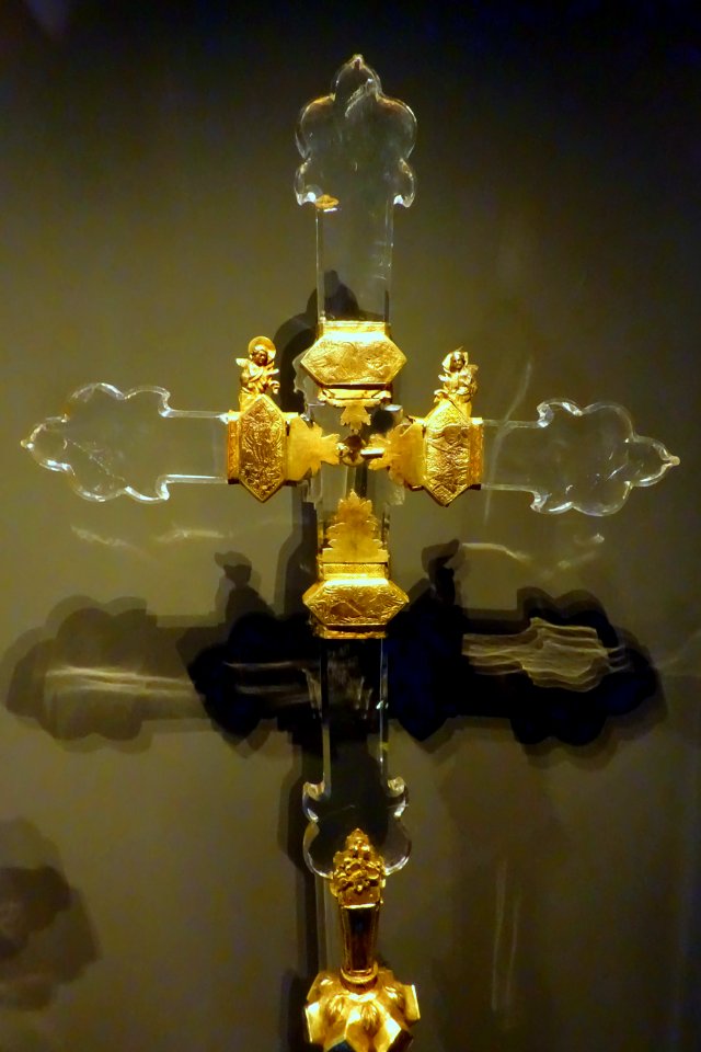Processional cross, Mosteiro de Santa Clara, 2 of 3, 1300-1336 - Museu Nacional de Machado de Castro - Coimbra, Portugal - DSC00016
