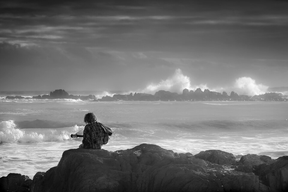 Solo lonely guitarist