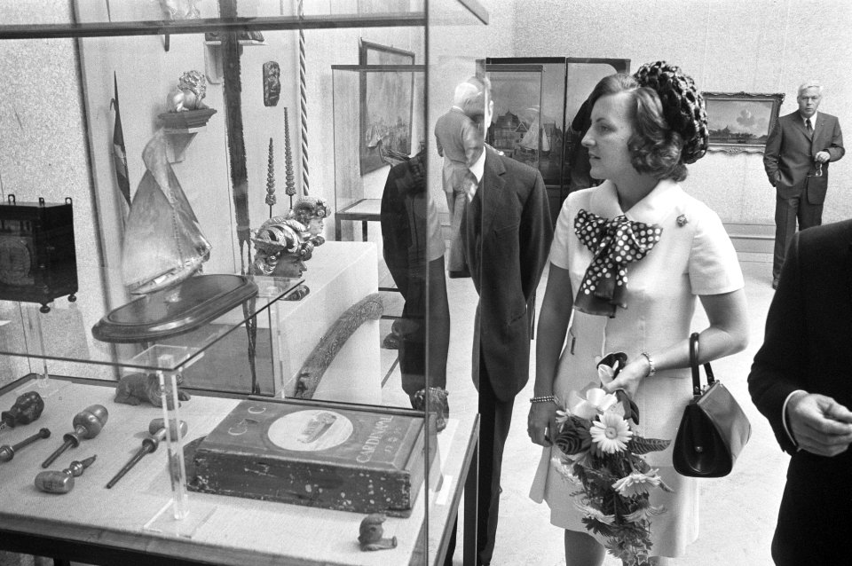 Prinses Margriet opent tentoonstelling Oog in het zeil Laren, Margriet tijdens r, Bestanddeelnr 925-7237
