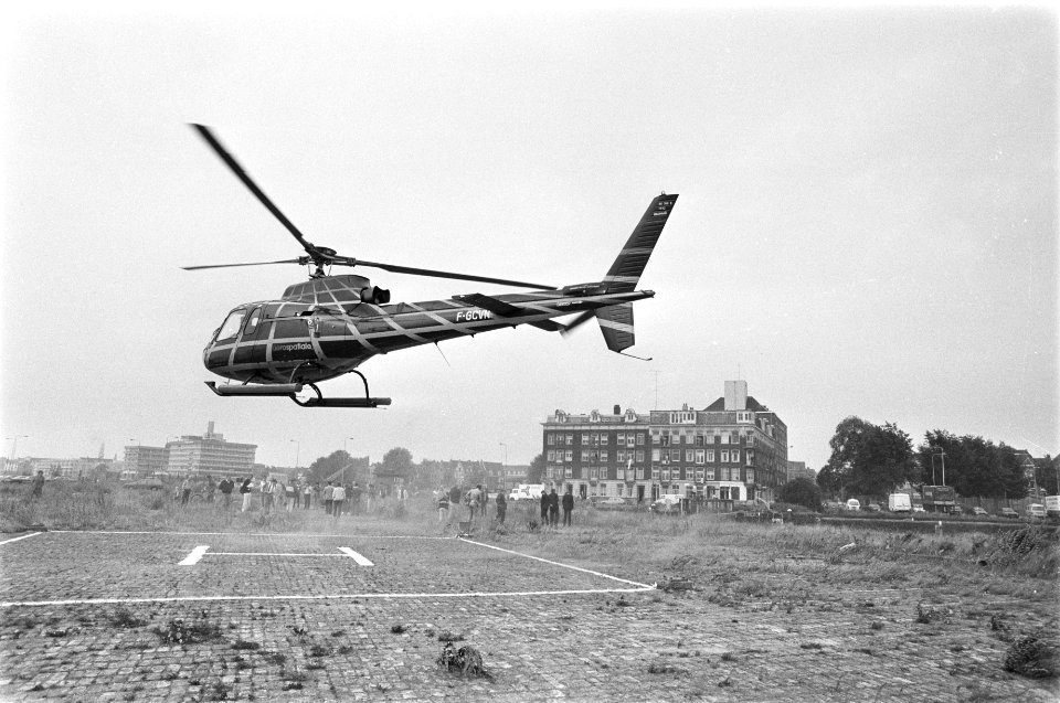Proefvlucht voor geluidsmeting van helicopter, Bestanddeelnr 933-0468