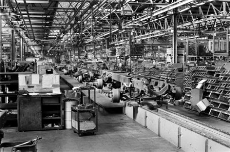 Produktie bij DAF-trucks Eindhoven stil in verband met staking in Belgie banden, Bestanddeelnr 929-6151