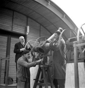 Professor Luigo Carmera in het Observatorium, Bestanddeelnr 191-1356