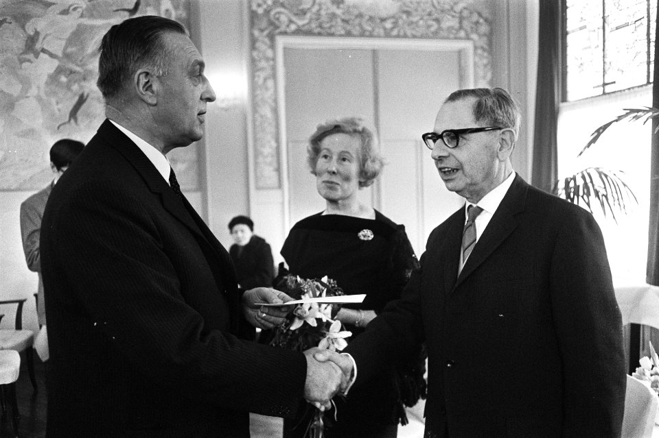 Professor Baschwitz 80 jaar (oudhoogleraar Perswetenschap), prof. dr. M. Rooy bo, Bestanddeelnr 918-8027