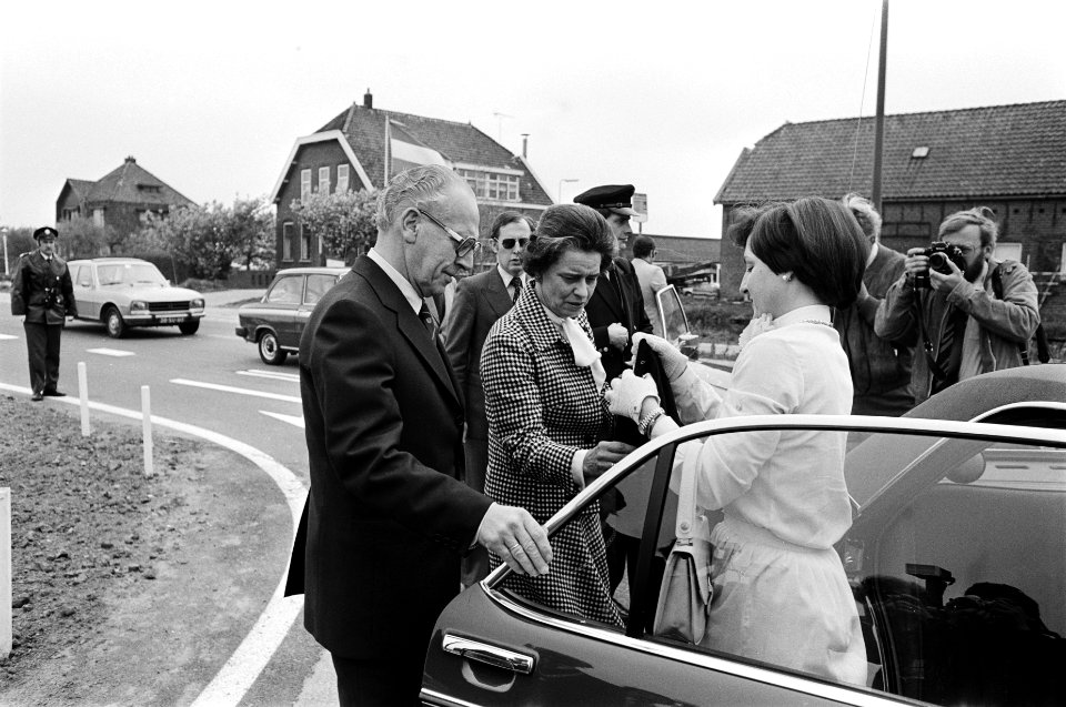 Prinses Margriet opent verpleegtehuis De Rustenburg Bergschehoek, Bestanddeelnr 929-7106
