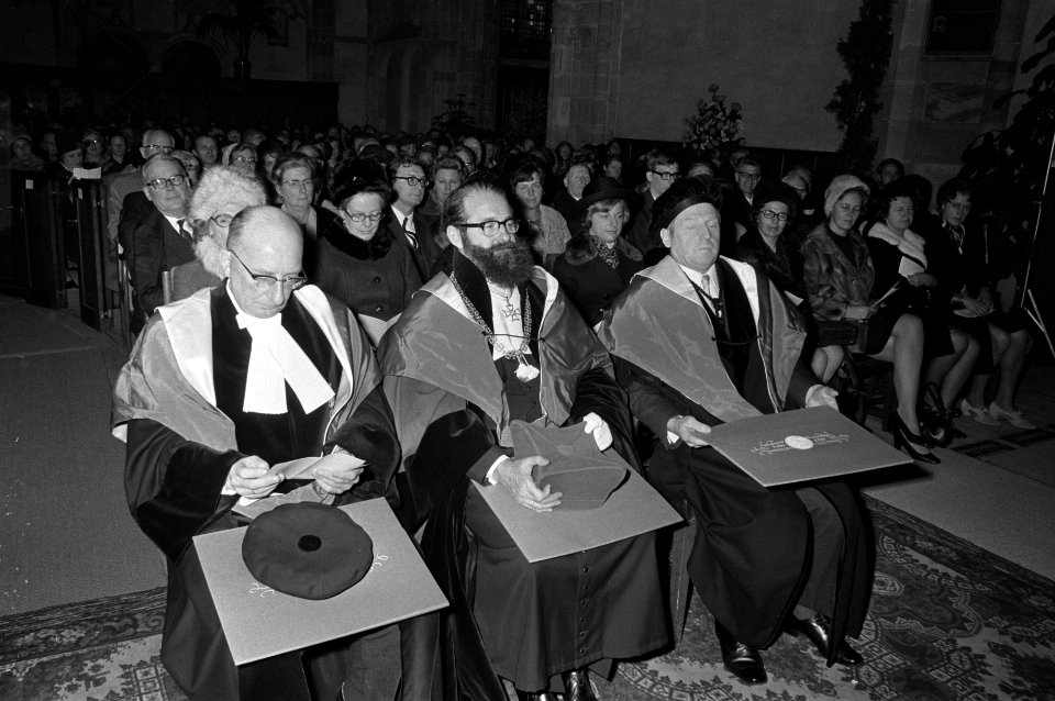 Professoren op de eerste rij, Bestanddeelnr 925-2191