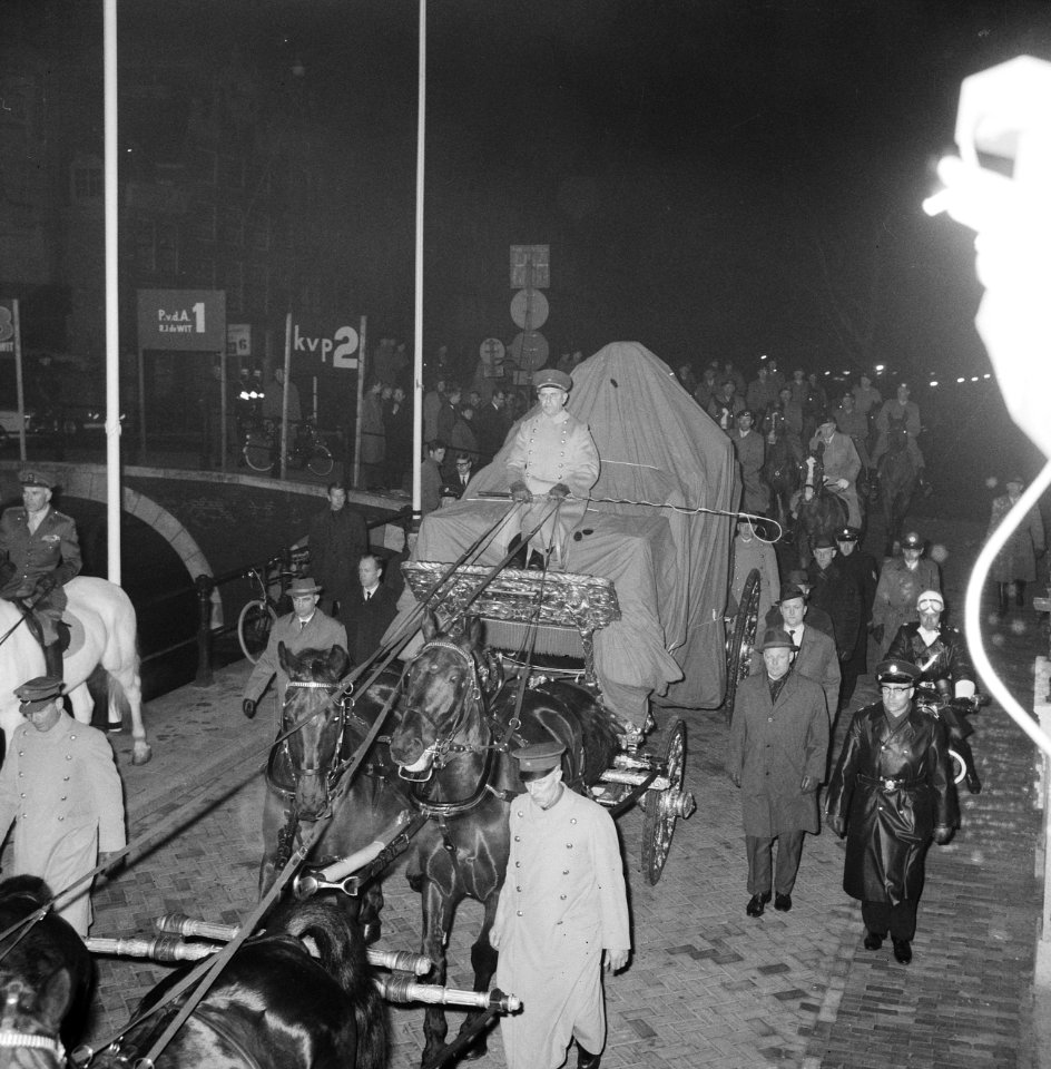 Proefrit Gouden Koets, hier tijdens de nachtelijke rit, Bestanddeelnr 918-8612