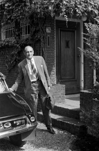 Professor dr Z J M Beel ontving fractievoorzitters te Wassenaar Aankomst mr, Bestanddeelnr 915-3317