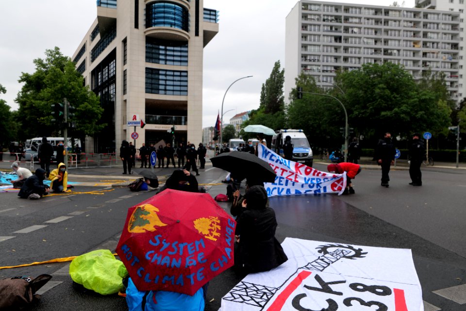 Protest at Willy-Brandt-Haus Berlin 2020-07-01 156