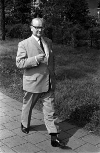 Professor dr Z J M Beel ontving fractievoorzitters te Wassenaar Aankomst dr, Bestanddeelnr 915-3320