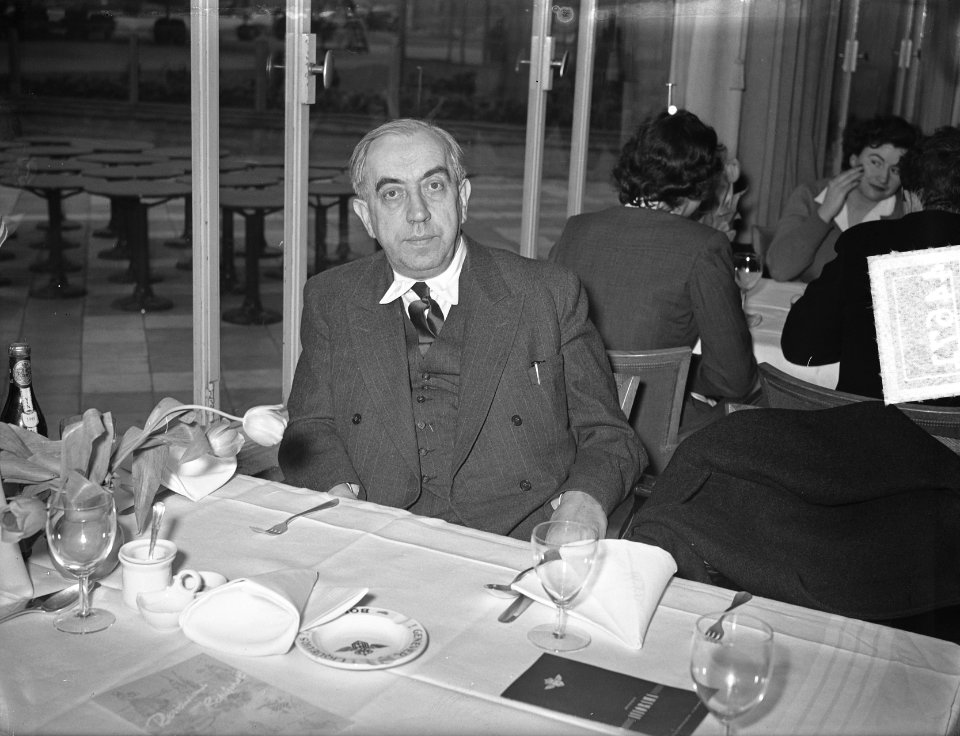 Professor Ernst Reuter Burgemeester van Berlijn op Schiphol, Bestanddeelnr 904-4671