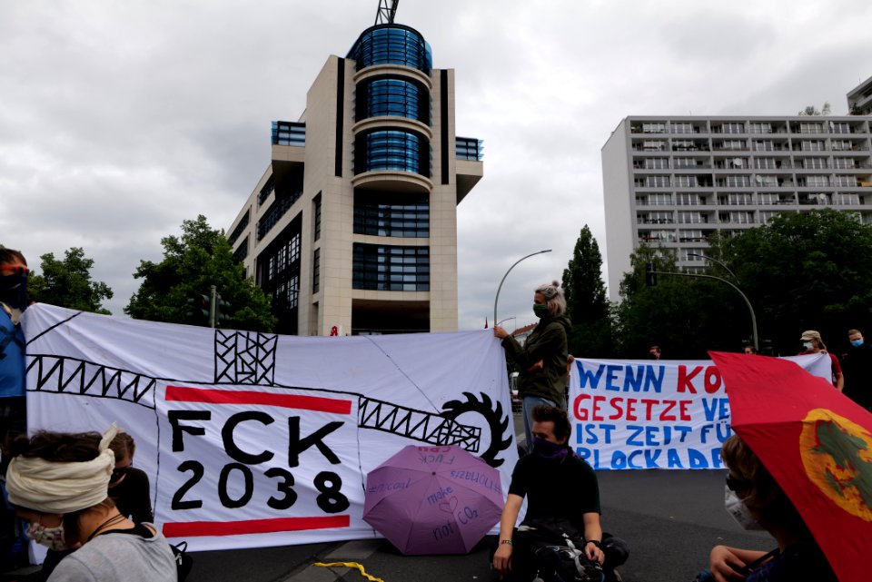 Protest at Willy-Brandt-Haus Berlin 2020-07-01 117