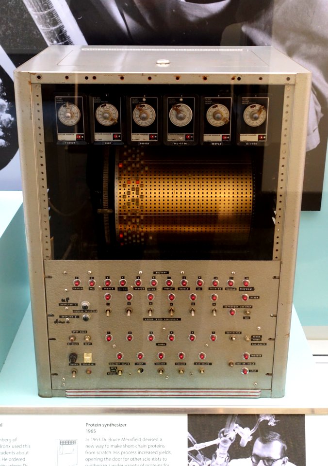 Protein synthesizer, 1965 - National Museum of American History - DSC00015