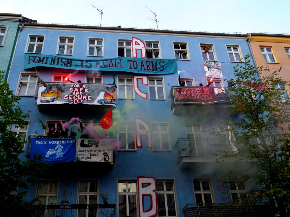 Protest at houses next to the revolutionary 1st may demonstration Berlin 2019 22