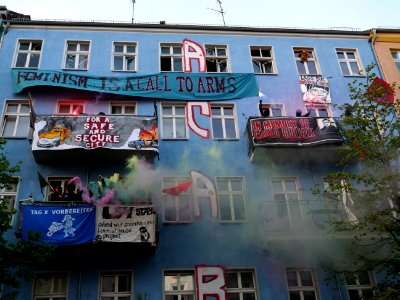 Protest at houses next to the revolutionary 1st may demonstration Berlin 2019 20