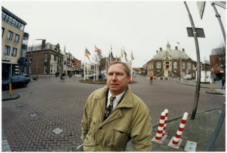 Professor Georges Allaert op het Raadhuisplein. NL-HlmNHA 54036273 photo