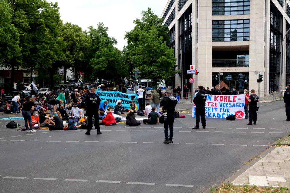 Protest at Willy-Brandt-Haus Berlin 2020-07-01 143