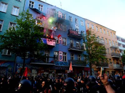 Protest at houses next to the revolutionary 1st may demonstration Berlin 2019 25