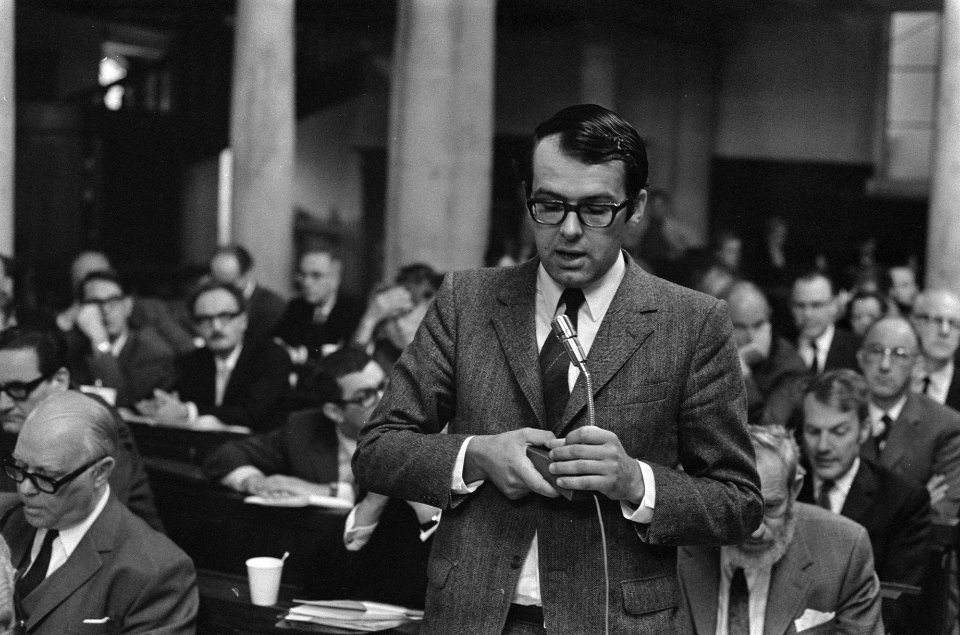 Professor S. C. Dik aan het woord, Bestanddeelnr 923-6406