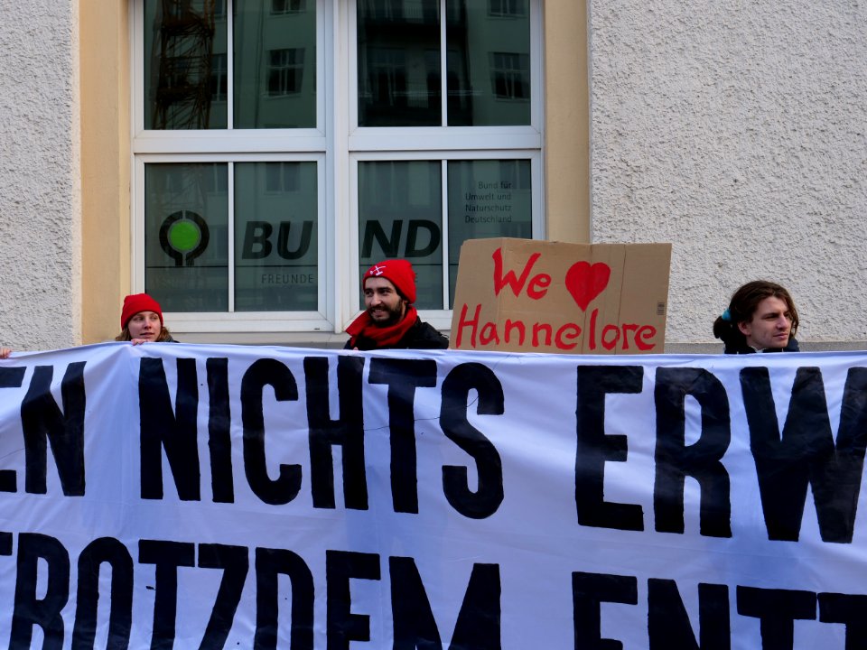 Protest action with the paris agreement at the BUND office Berlin 06