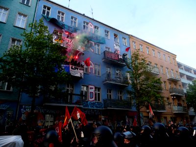 Protest at houses next to the revolutionary 1st may demonstration Berlin 2019 23