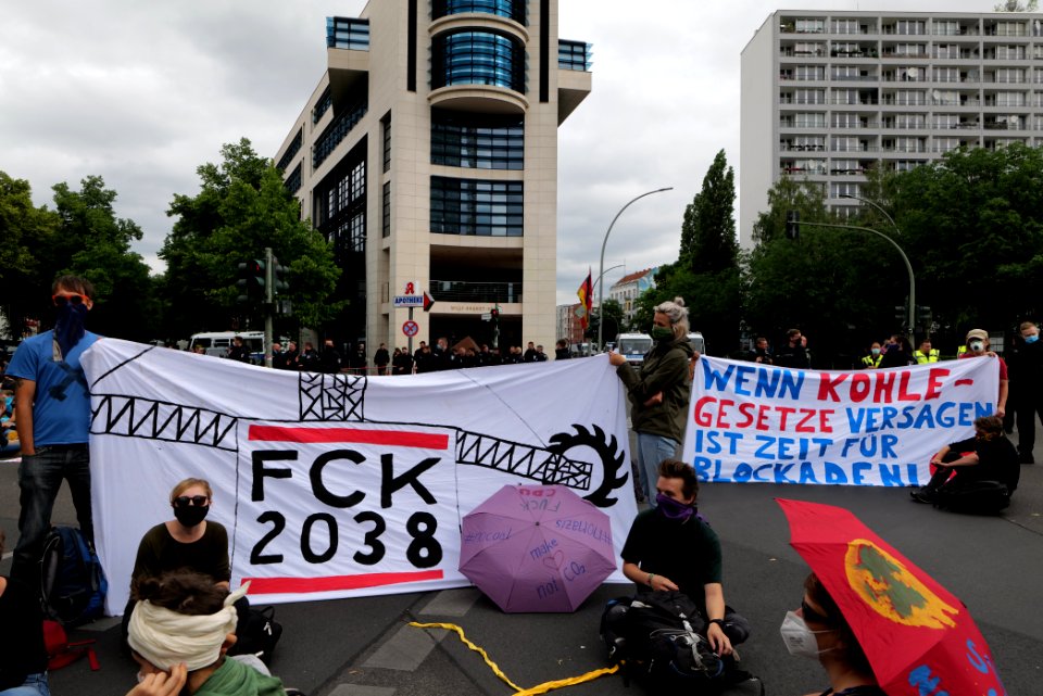 Protest at Willy-Brandt-Haus Berlin 2020-07-01 115
