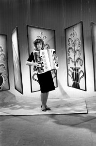 Programma Nieuwe Gezichten door NCRV op 23 oktober Kathy Verdonck accordion, Bestanddeelnr 915-6528