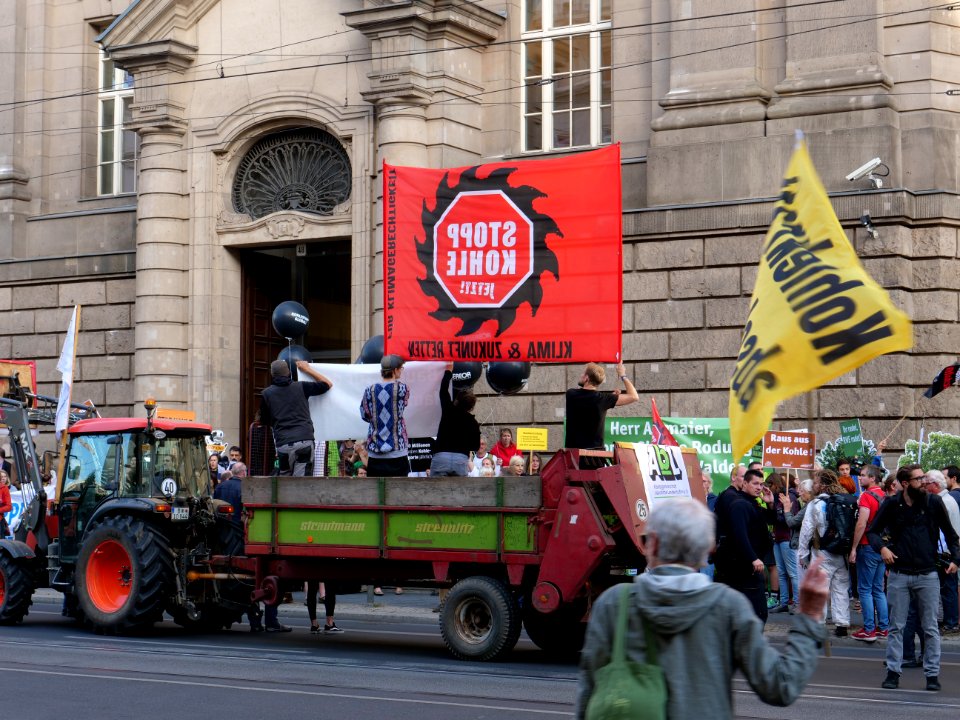Protest at "Coal Commission" meeting 10