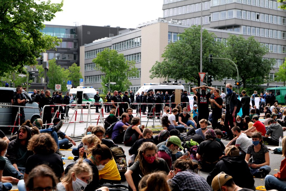 Protest at Willy-Brandt-Haus Berlin 2020-07-01 112