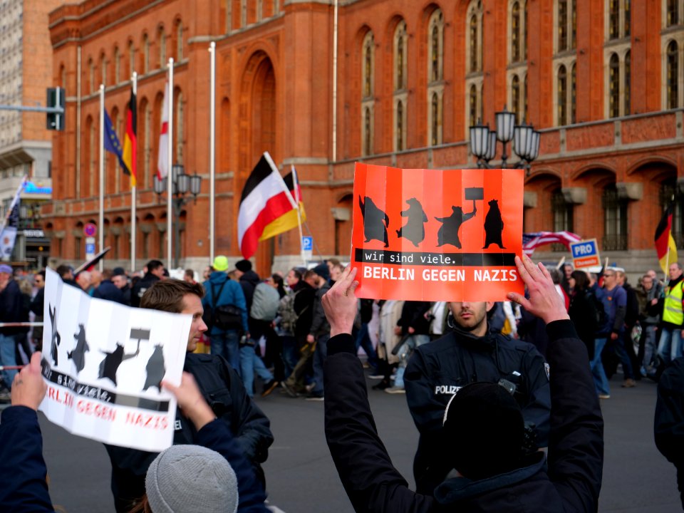 Protest against Wir für Deutschland demonstration 2019-10-03 04