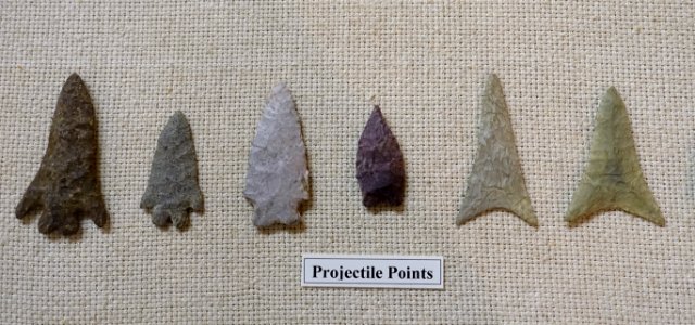 Projectile points - Bielski-Bent collection, found in southeastern Massachusetts - Robbins Museum - Middleborough, Massachusetts - DSC03730