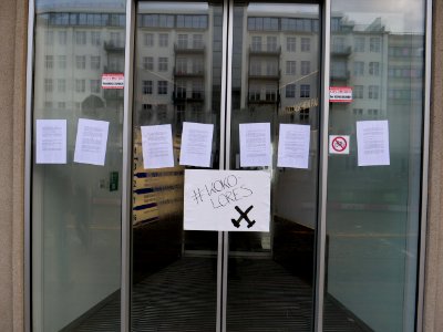 Protest action with the paris agreement at the BUND office Berlin 26