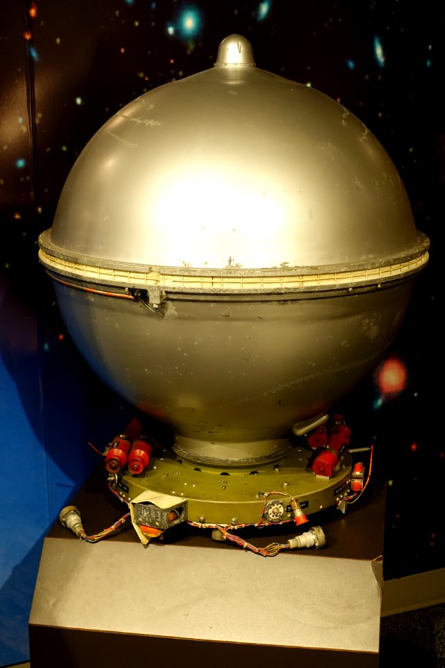 Project Echo, spare canister for containing satellite - National Electronics Museum - DSC00583