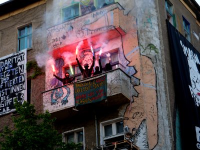 Protest at houses next to the revolutionary 1st may demonstration Berlin 2019 37
