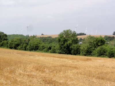 Proix (Aisne) paysage avec éoliennes