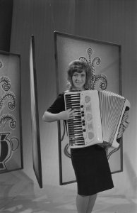 Programma Nieuwe Gezichten door NCRV op 23 oktober Kathy Verdonck accordion, Bestanddeelnr 915-6527