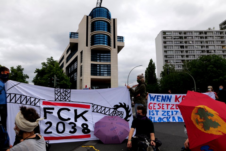 Protest at Willy-Brandt-Haus Berlin 2020-07-01 118