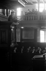 Prof.dr. J. Presser gaf afscheidscollege in aula van Amsterdamse Universiteit pr, Bestanddeelnr 922-4774