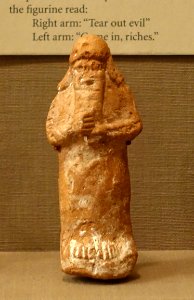 Protective figurine, Iraq, Neo-Assyrian period, 900-612 BC, unbaked clay - Oriental Institute Museum, University of Chicago - DSC07292