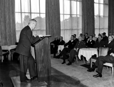 Prof. Holst directeur Philips laboratorium, Bestanddeelnr 901-7691