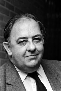 Professor dr. L. Bak , planoloog verbonden aan de UK in A'dam, was een van de sp, Bestanddeelnr 931-9342
