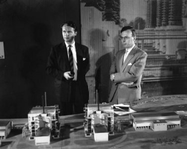 Prof dr J Zijlstra op Het Atoom (voor de televisie), Bestanddeelnr 908-7625