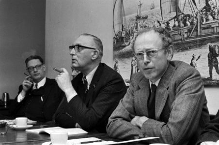 Prof mr B M Telderstichting over liberaal landbouwbeleid in Nieuwspoort A, Bestanddeelnr 927-7987