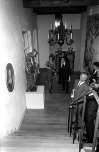 Prinses Beatrix opent tentoonstelling Kunsthandelaar en Verzamelaar in Luthers, Bestanddeelnr 923-3827