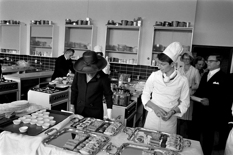 Prinses Beatrix opent scholengemeenschap t Zandpad , Amsterdam, Bestanddeelnr 923-5341